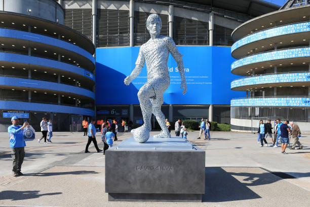 Sân vận động Etihad: Từ đường chạy điền kinh đến thánh địa của Man City