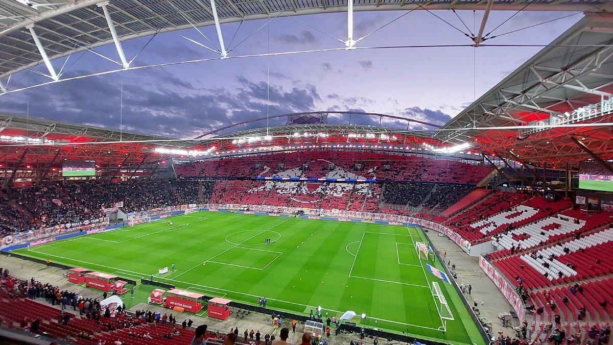 Red Bull Arena Leipzig: Sự hồi sinh ngoạn mục của một biểu tượng bóng đá Đông Đức